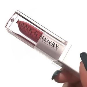 Hank & Henry Petal Pusher Liquid Lip